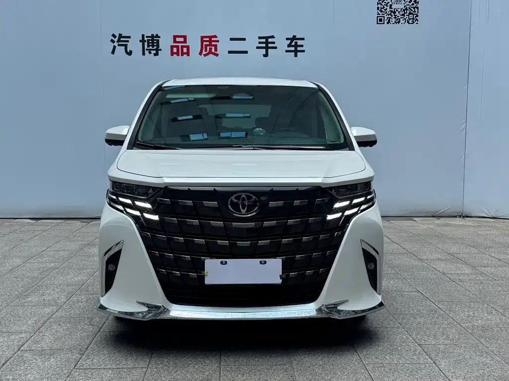 Toyota Alphard — фото 9