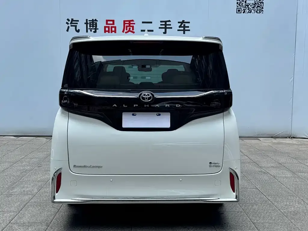 Toyota Alphard — фото 8