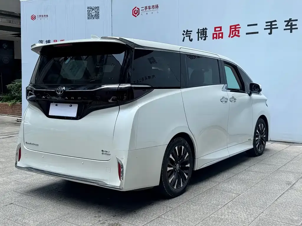 Toyota Alphard — фото 5