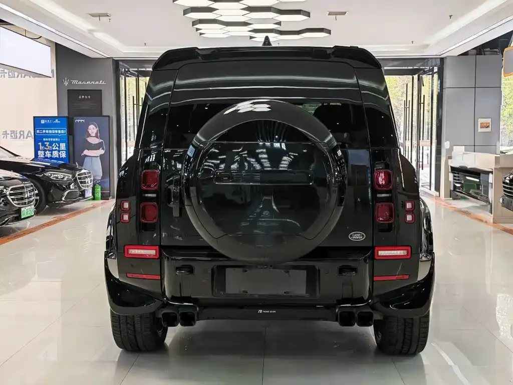 Land Rover Defender — фото 6