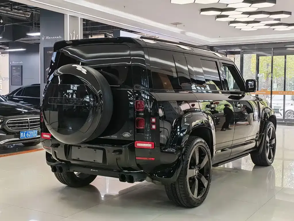 Land Rover Defender — фото 2