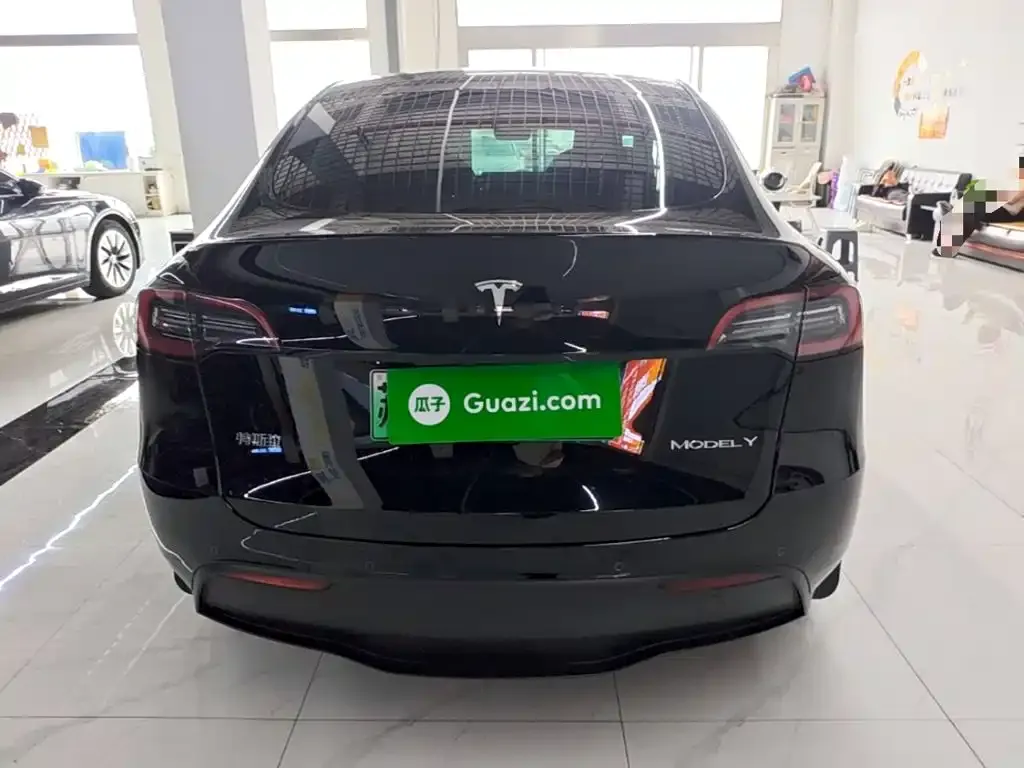Tesla Model Y — фото 7