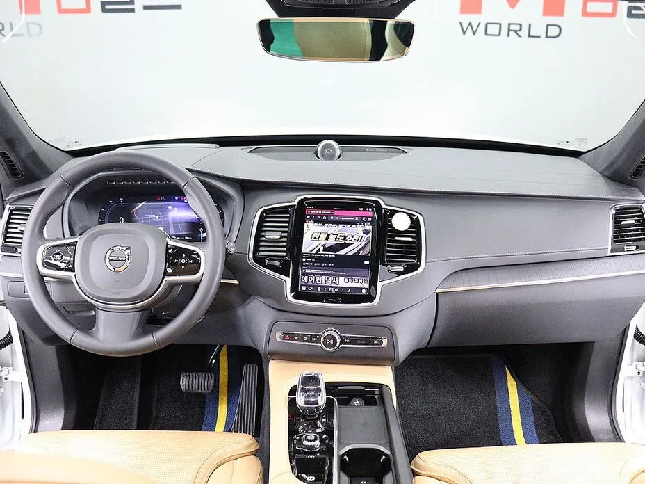 Volvo XC90 — фото 10
