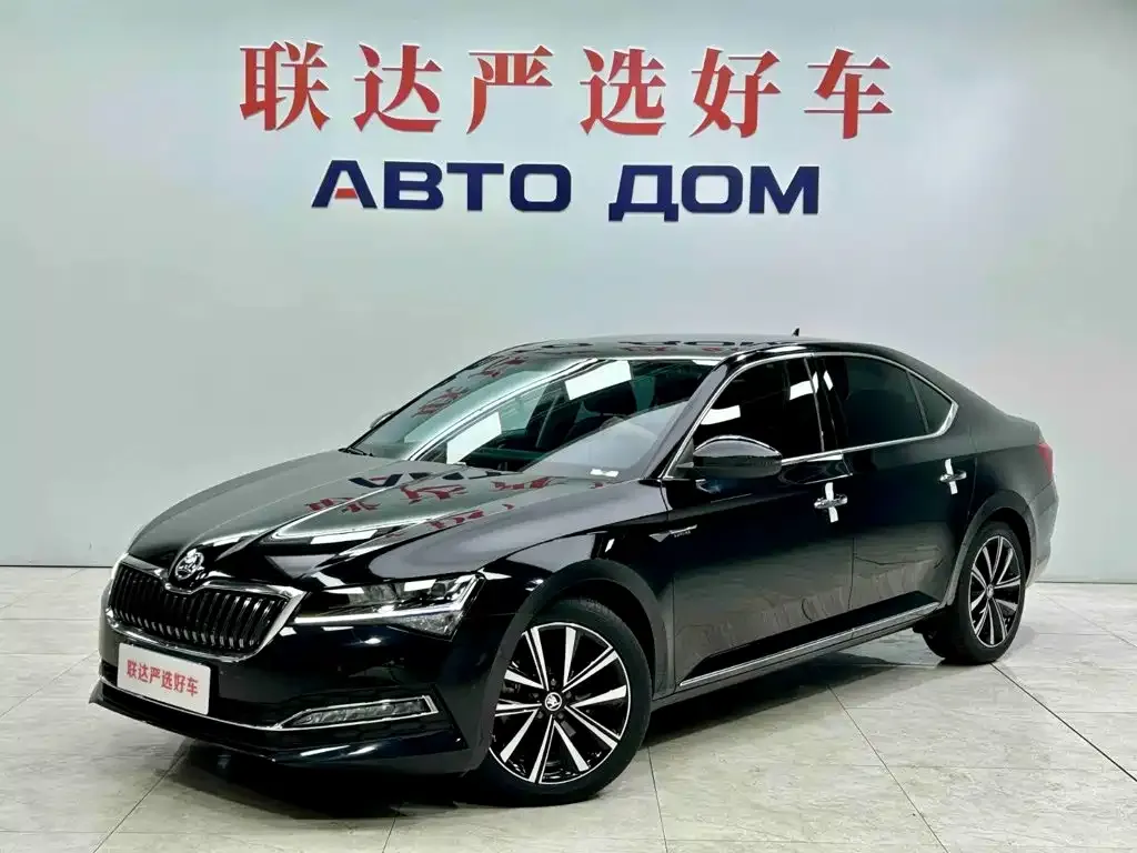Skoda Superb — фото 1