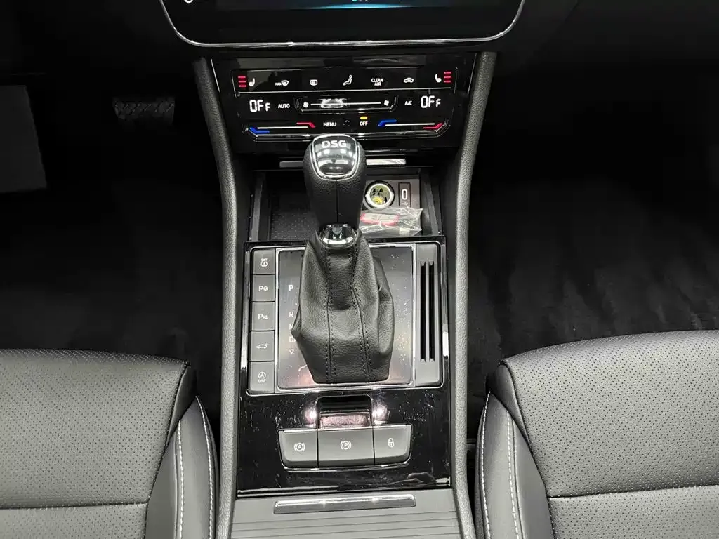 Skoda Superb — фото 9