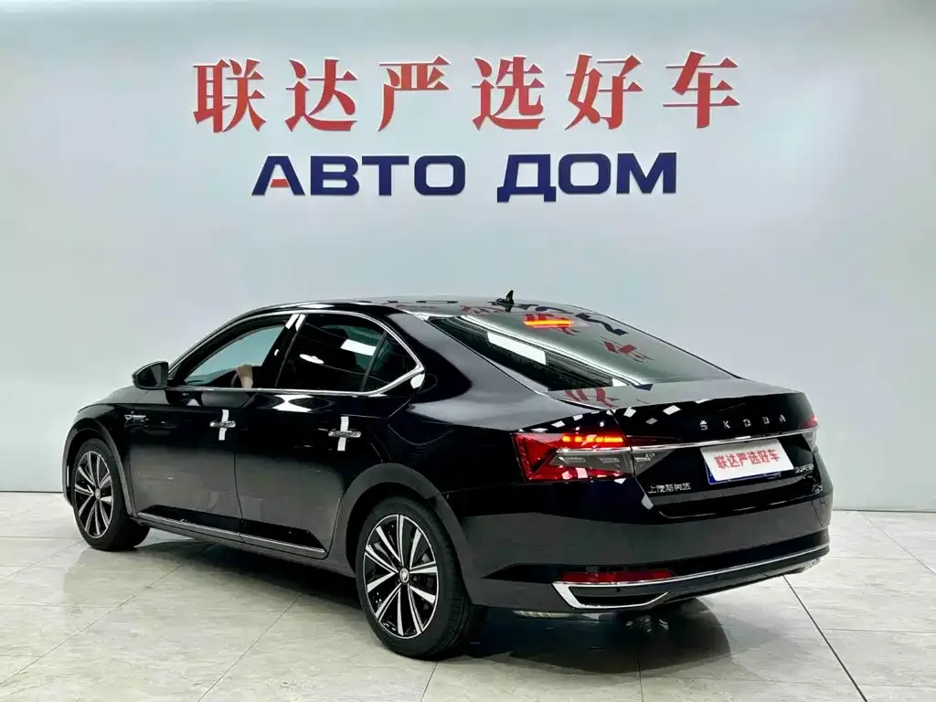 Skoda Superb — фото 3