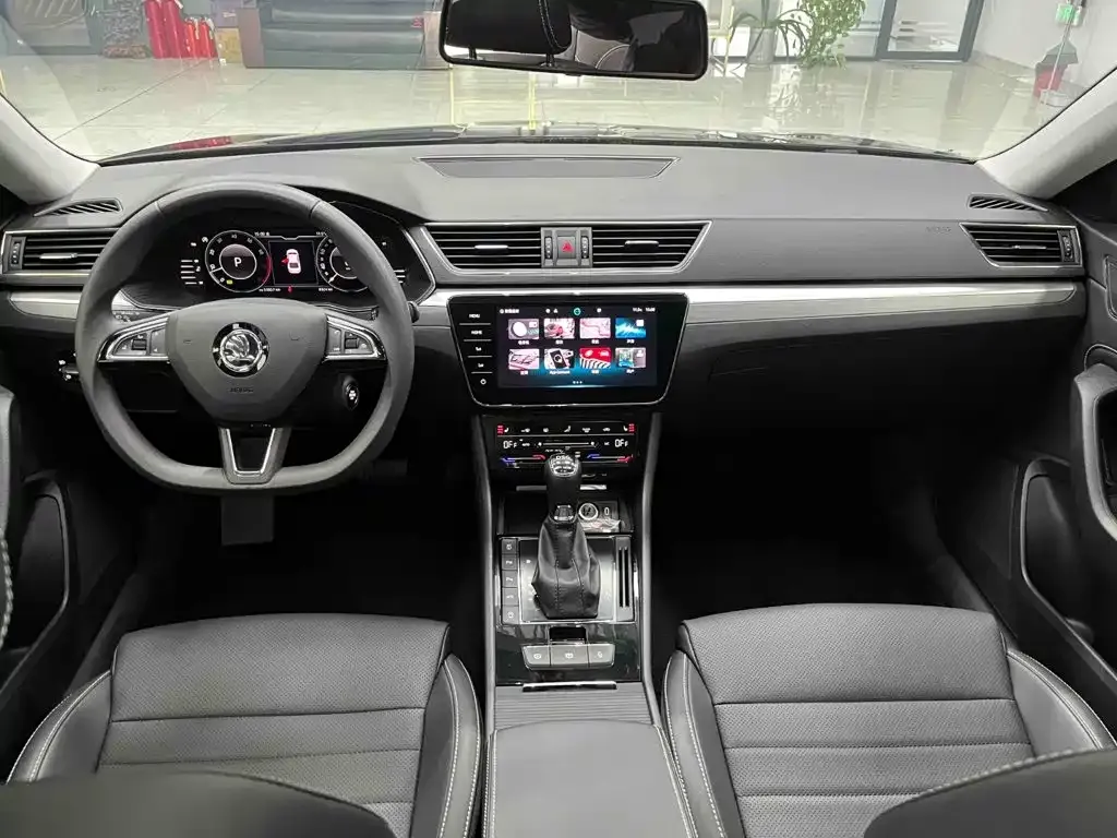 Skoda Superb — фото 6