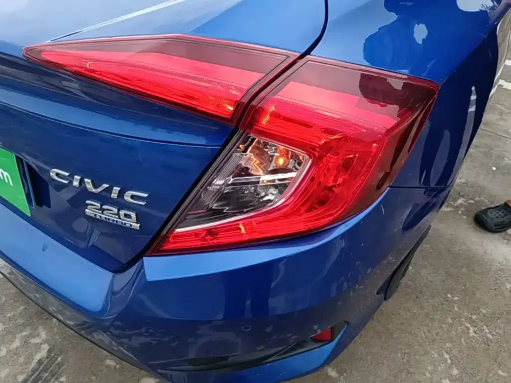 Honda Civic — фото 7