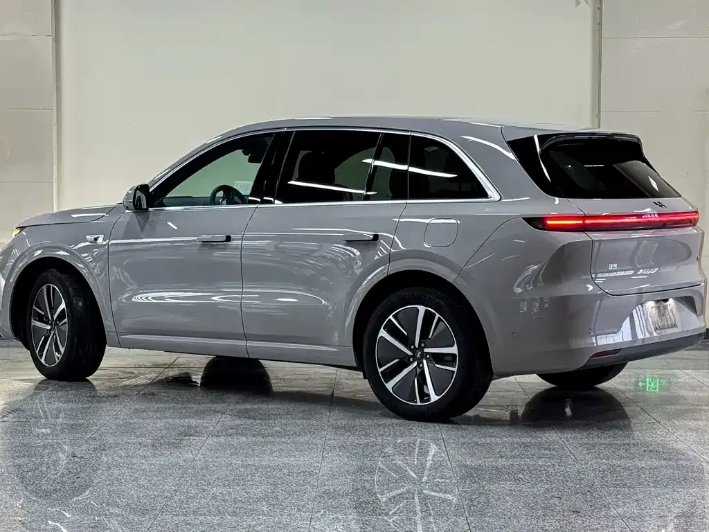 Li Auto L6 — фото 6