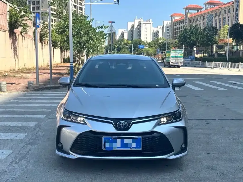 Toyota Corolla — фото 6