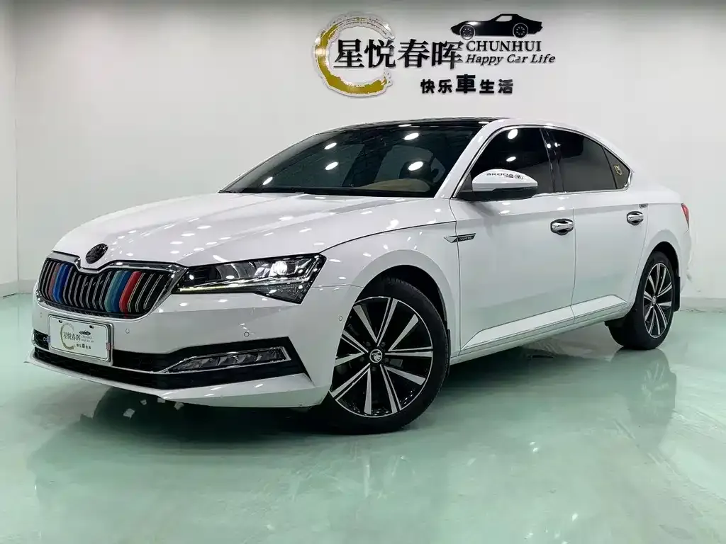 Skoda Superb — фото 1