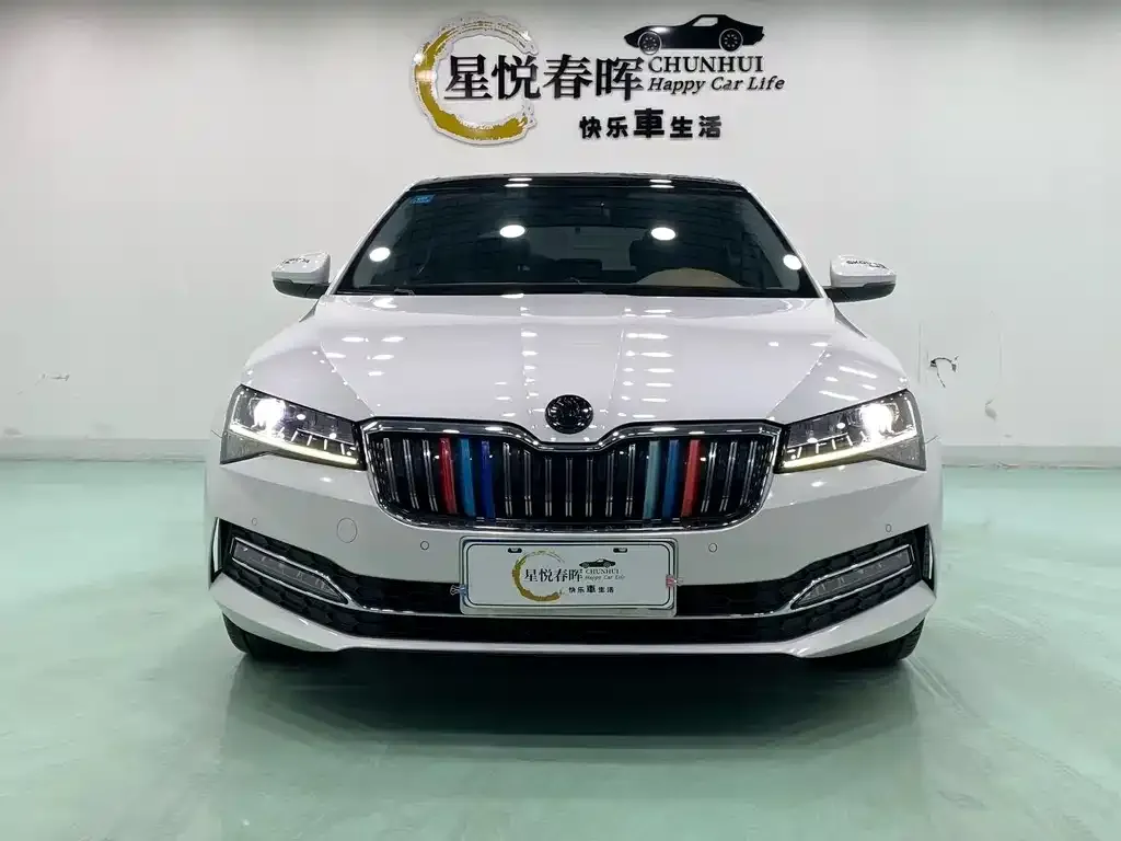 Skoda Superb — фото 4