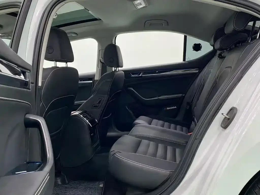 Skoda Superb — фото 3