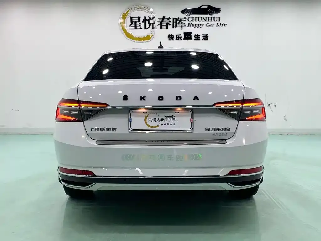 Skoda Superb — фото 7