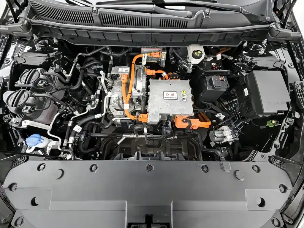 Hongqi E-QM5 — фото 10