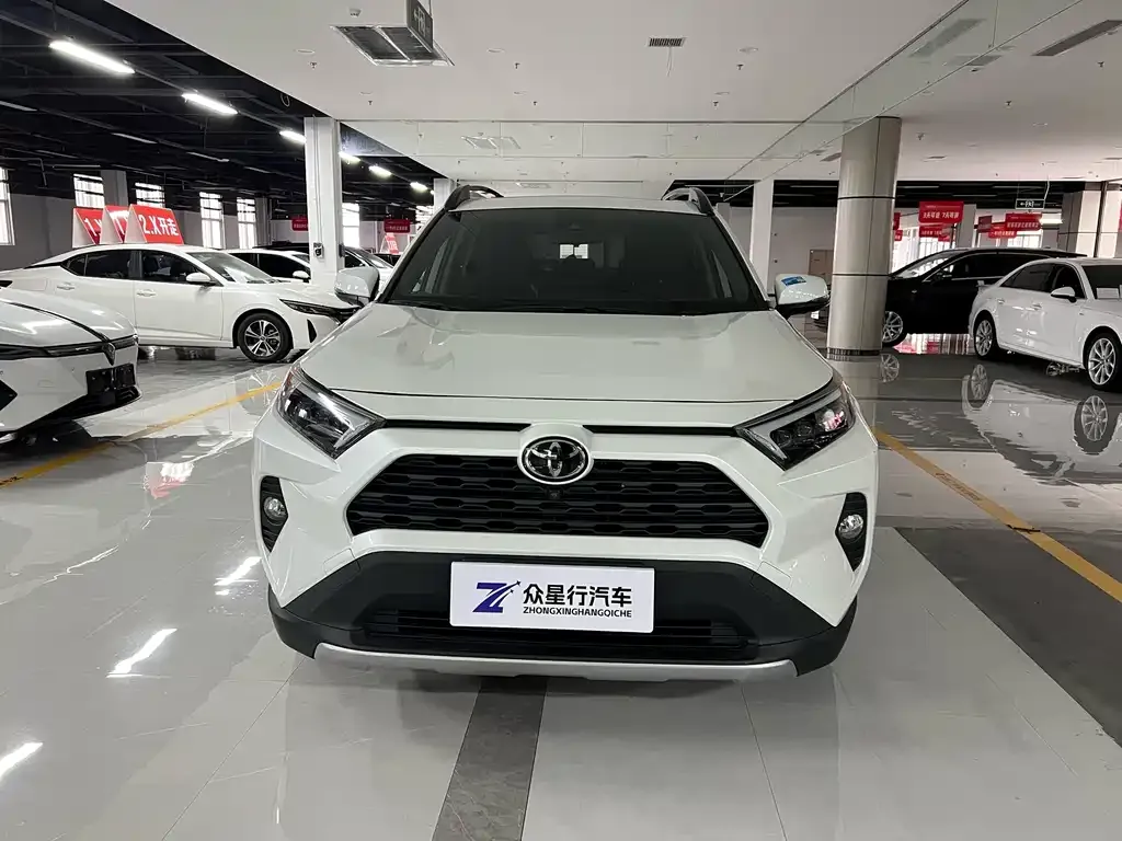 Toyota RAV4 — фото 2