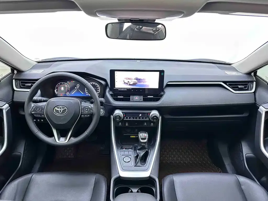 Toyota RAV4 — фото 6