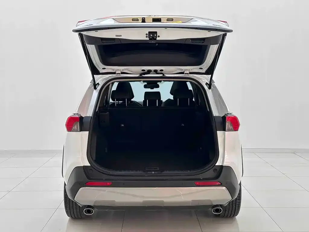 Toyota RAV4 — фото 4