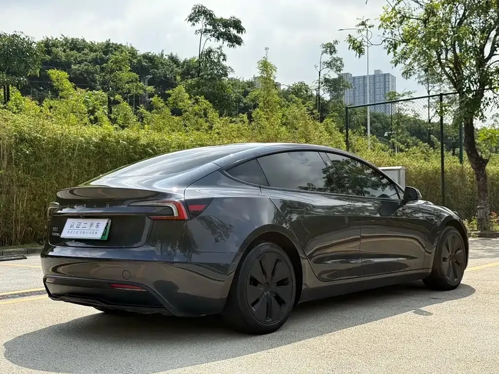 Tesla Model 3 — фото 6