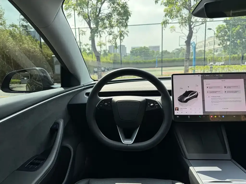 Tesla Model 3 — фото 3