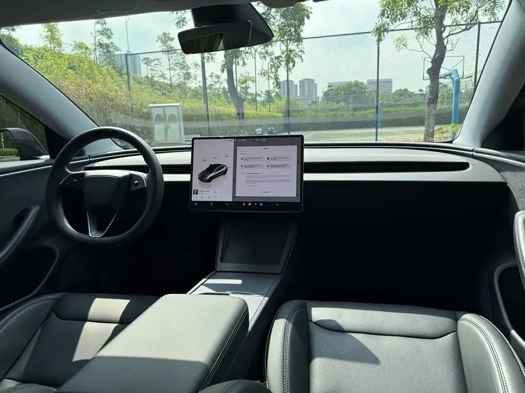 Tesla Model 3 — фото 4