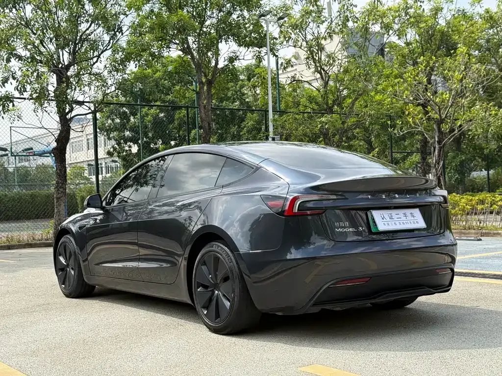 Tesla Model 3 — фото 8