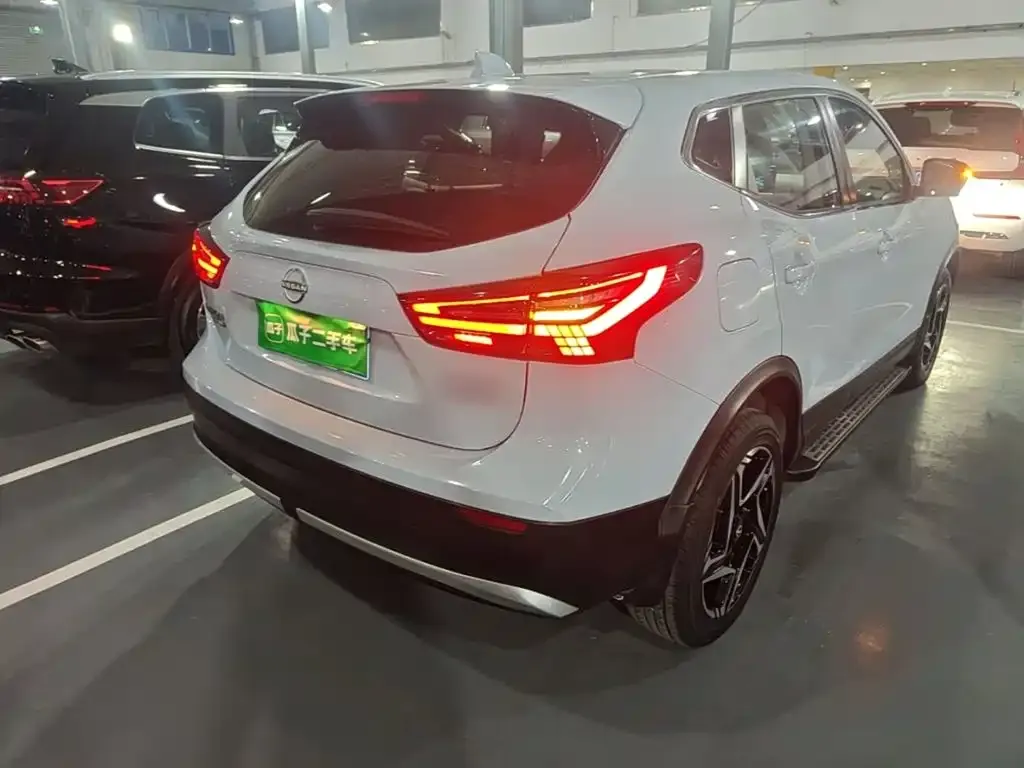 Nissan Qashqai — фото 9