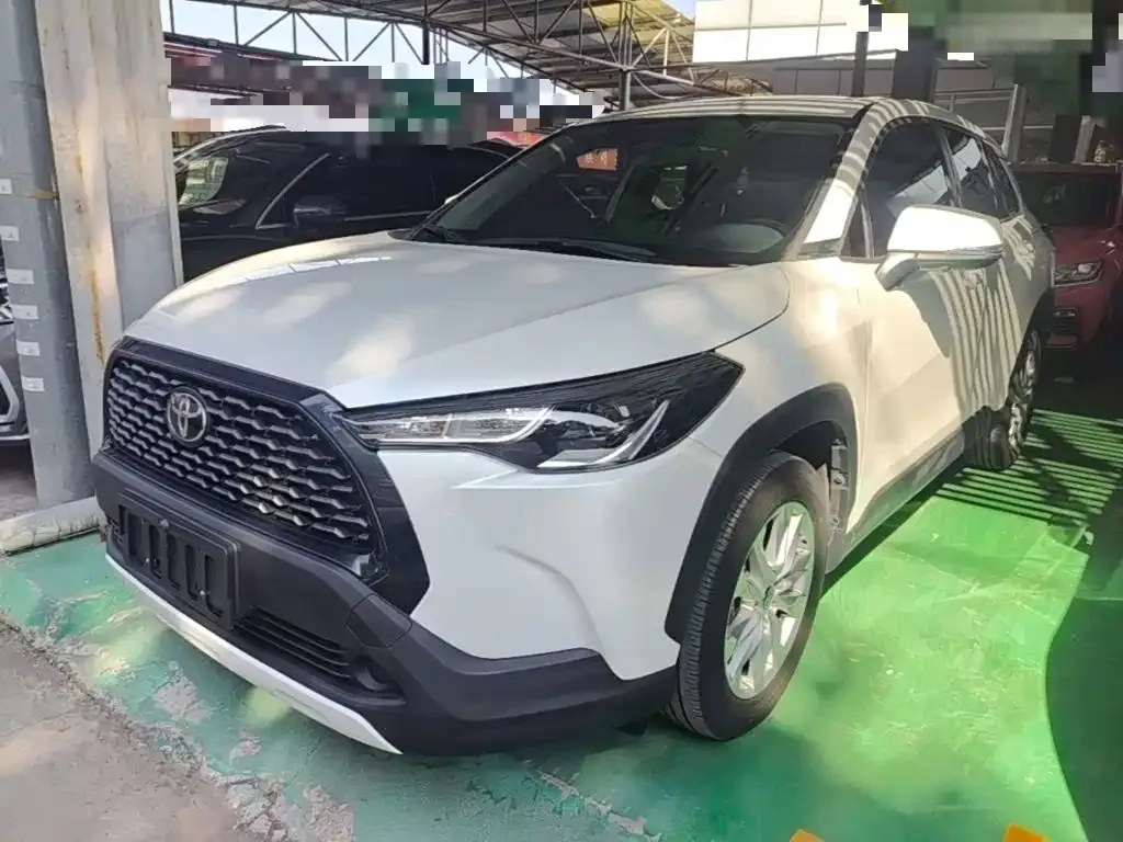 Toyota Corolla Cross — фото 1