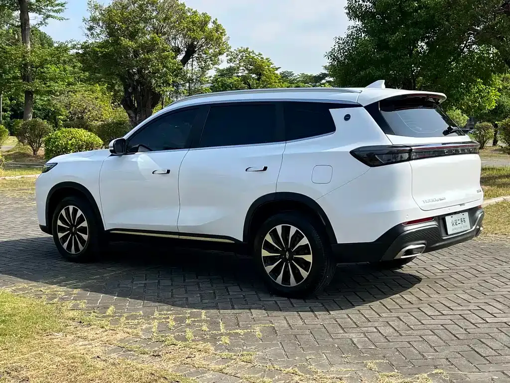 Chery Tiggo 8 PLUS — фото 8