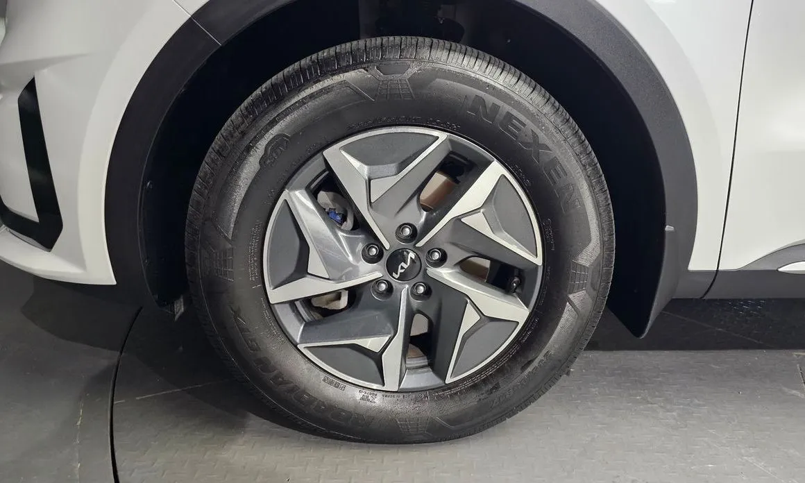 Kia Sorento — фото 6