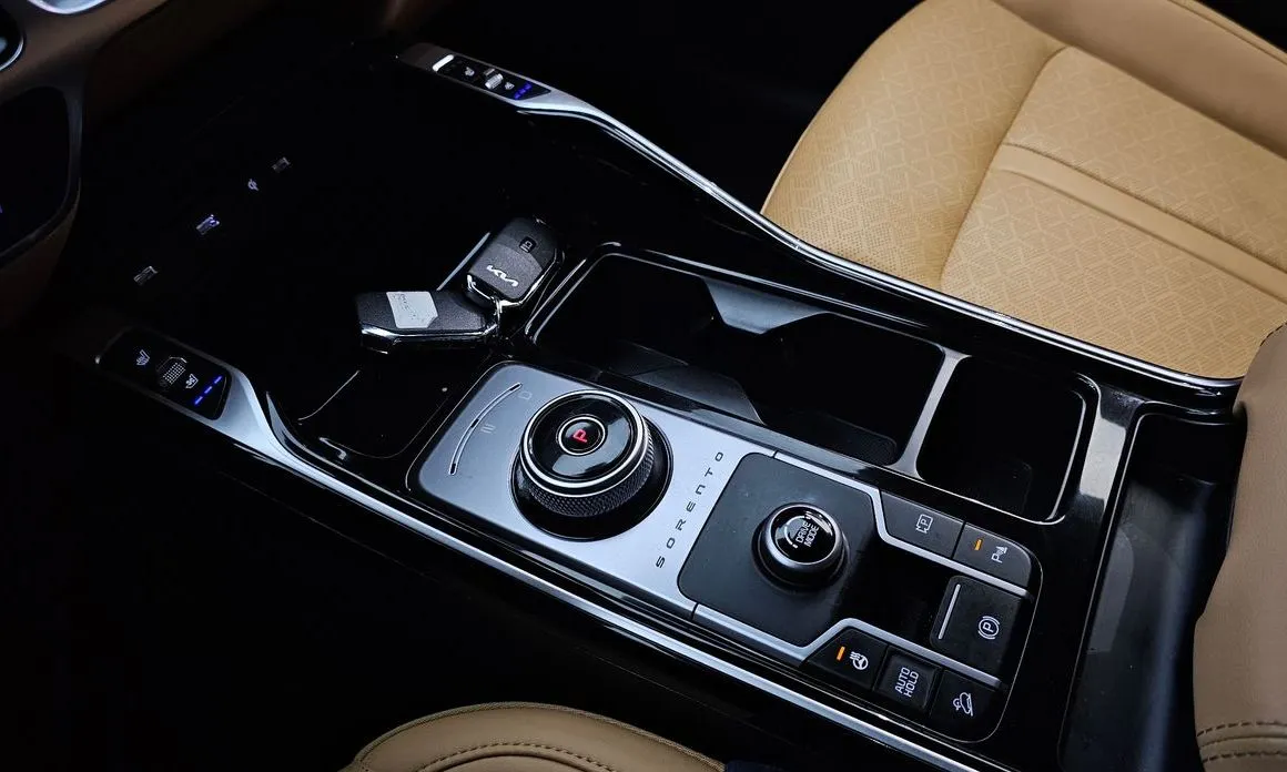 Kia Sorento — фото 10