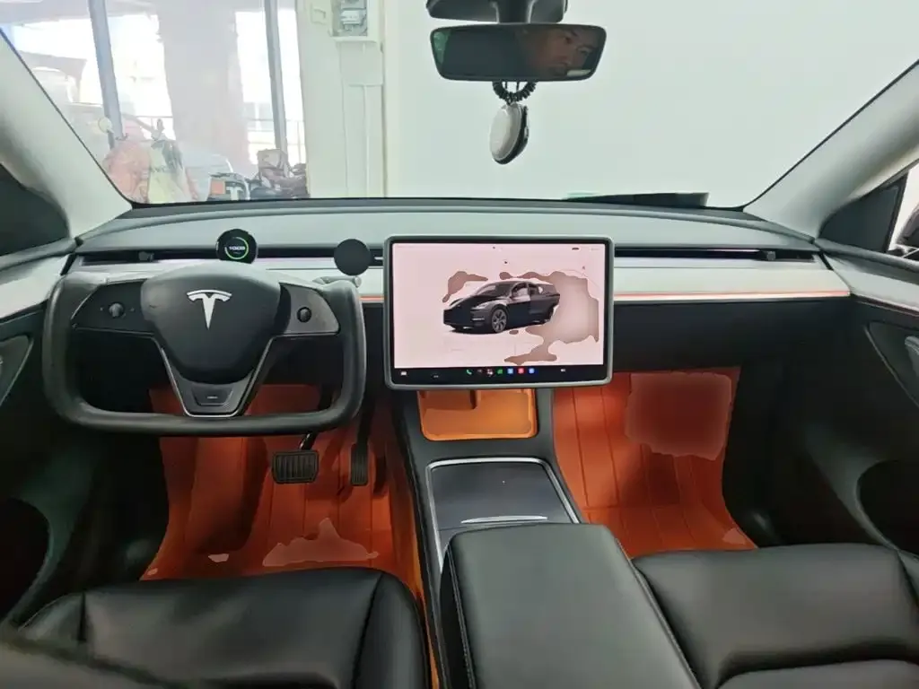 Tesla Model Y — фото 9