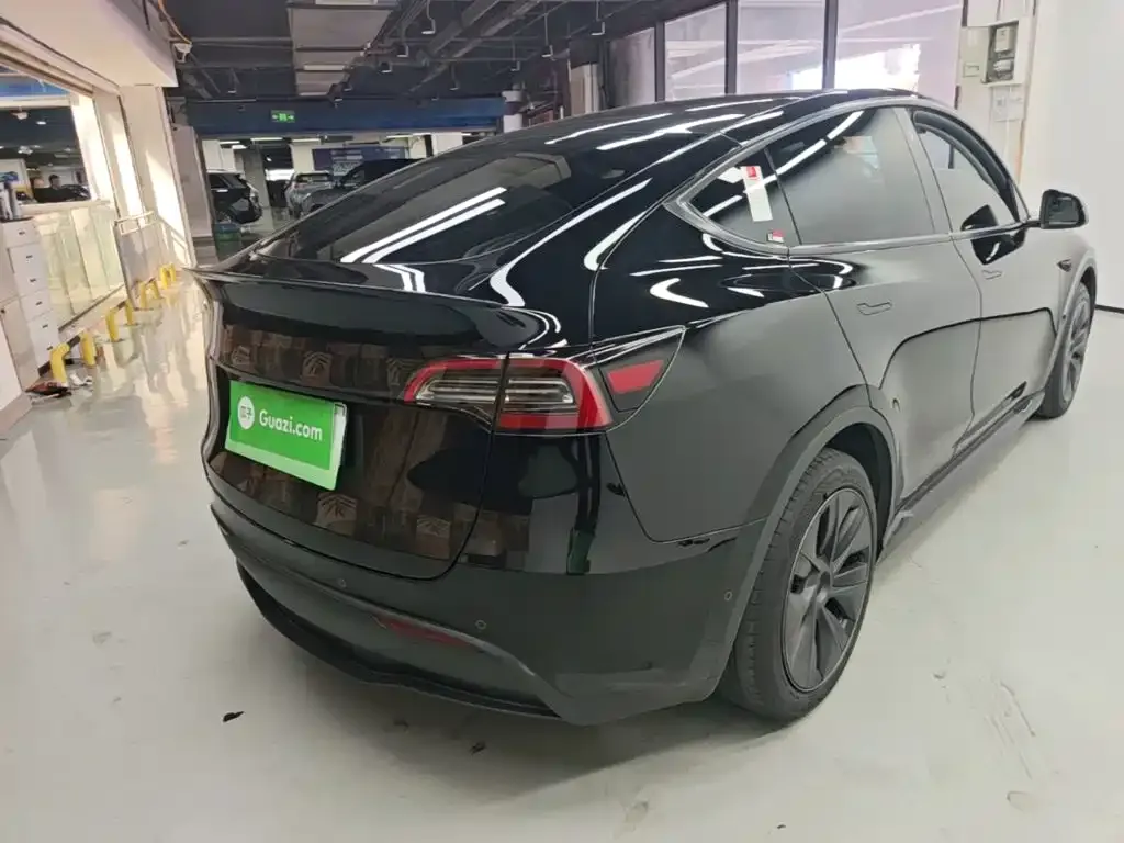 Tesla Model Y — фото 8