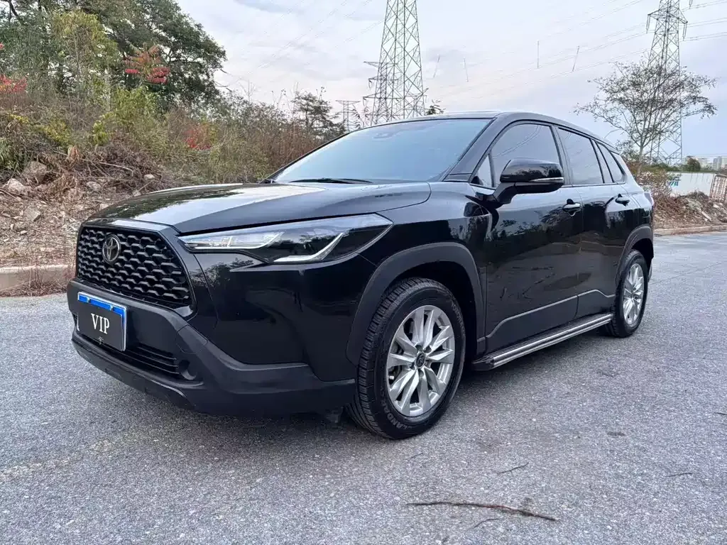 Toyota Corolla Cross — фото 1