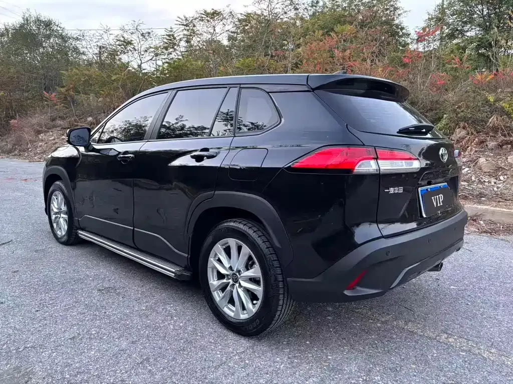 Toyota Corolla Cross — фото 7