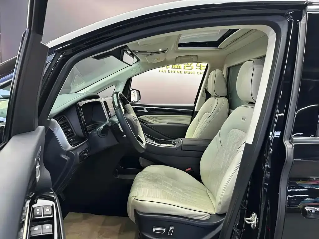 GAC Motor Trumpchi M8 — фото 10