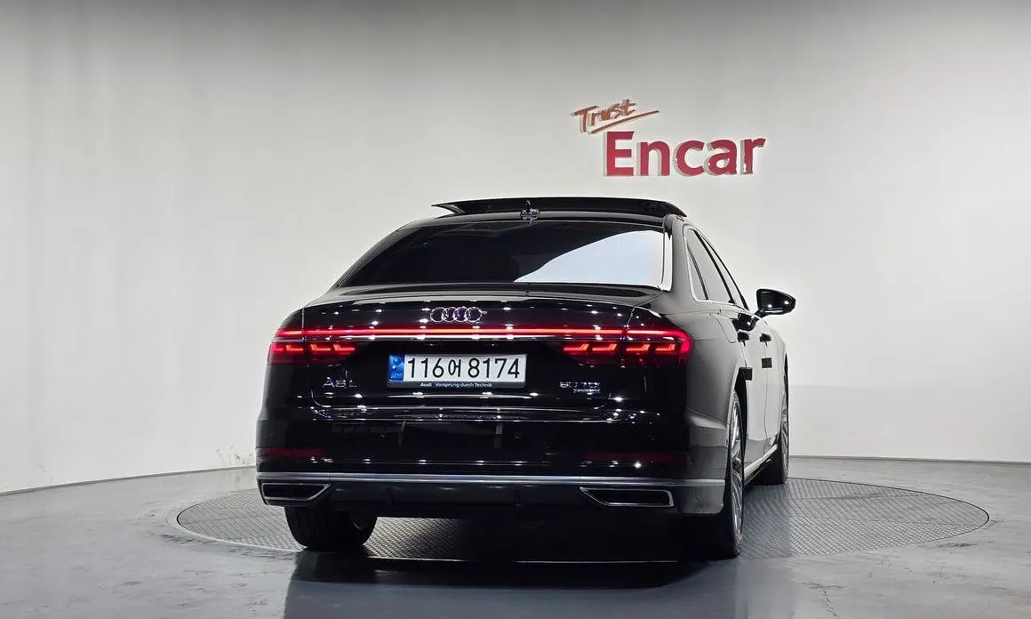 Audi A8 — фото 4