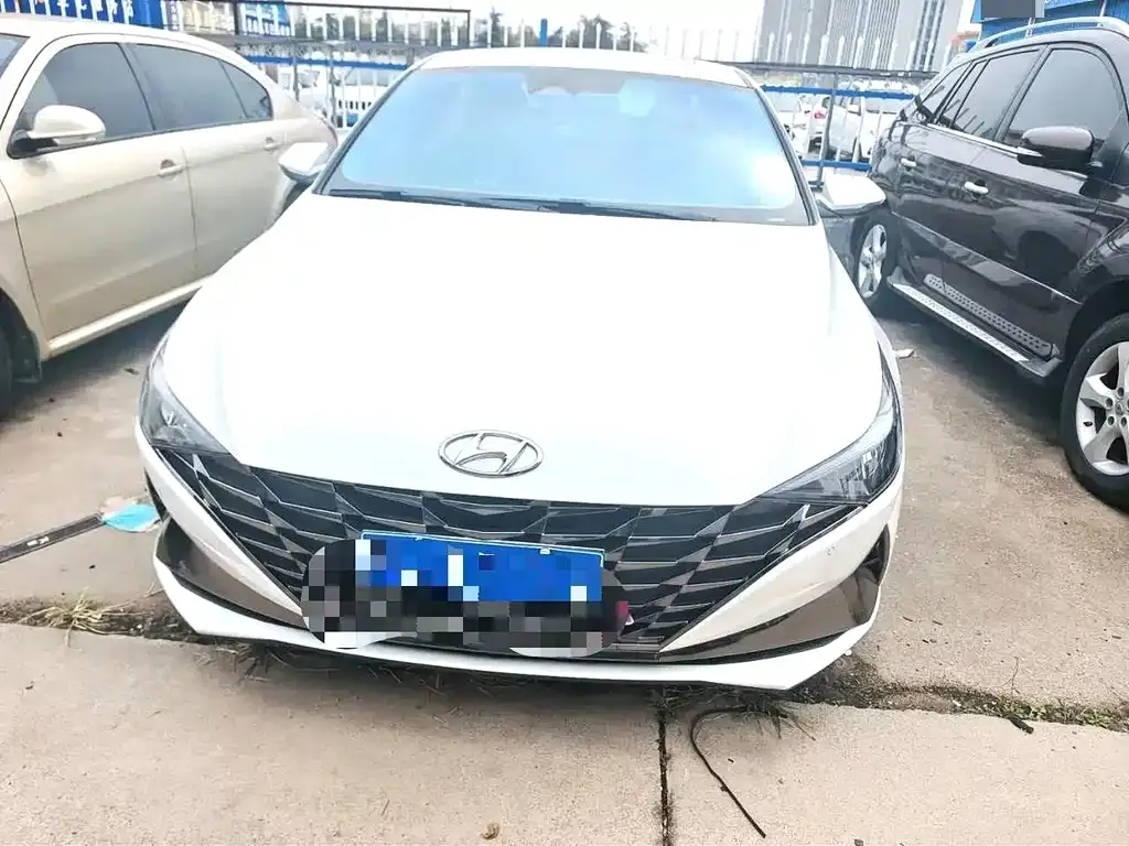 Hyundai Elantra — фото 6