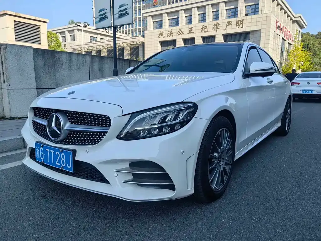Mercedes-Benz C-Class — фото 1