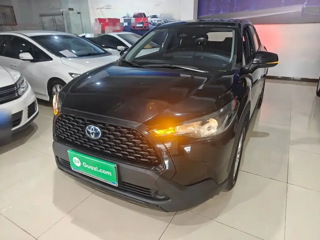 Toyota Corolla Cross — фото 1