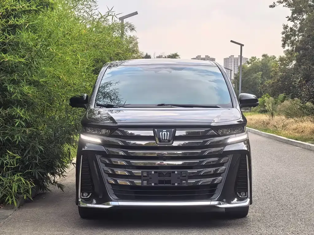 Toyota Vellfire — фото 9