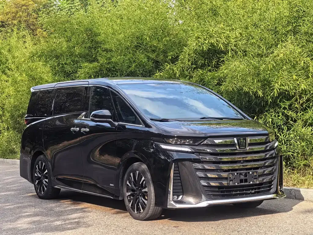Toyota Vellfire — фото 10