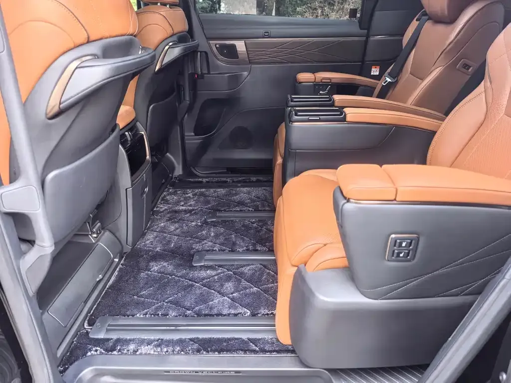 Toyota Vellfire — фото 3