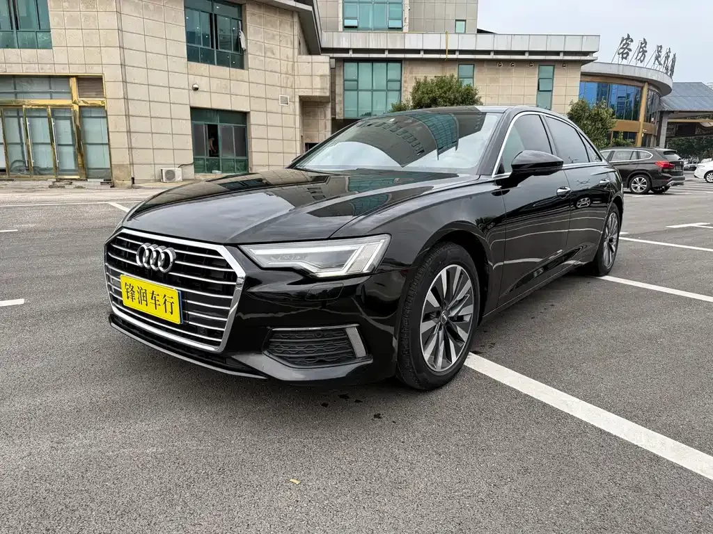 Audi A6L — фото 1