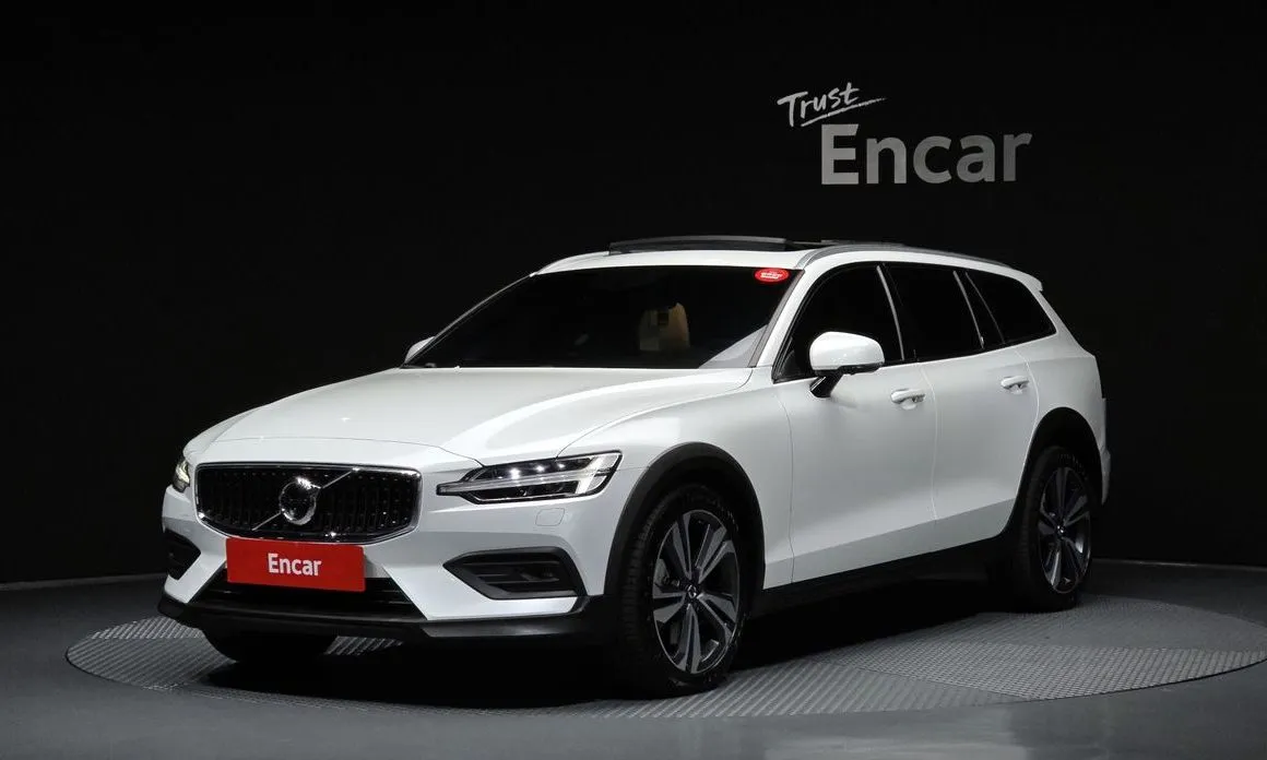 Volvo V60 — фото 1