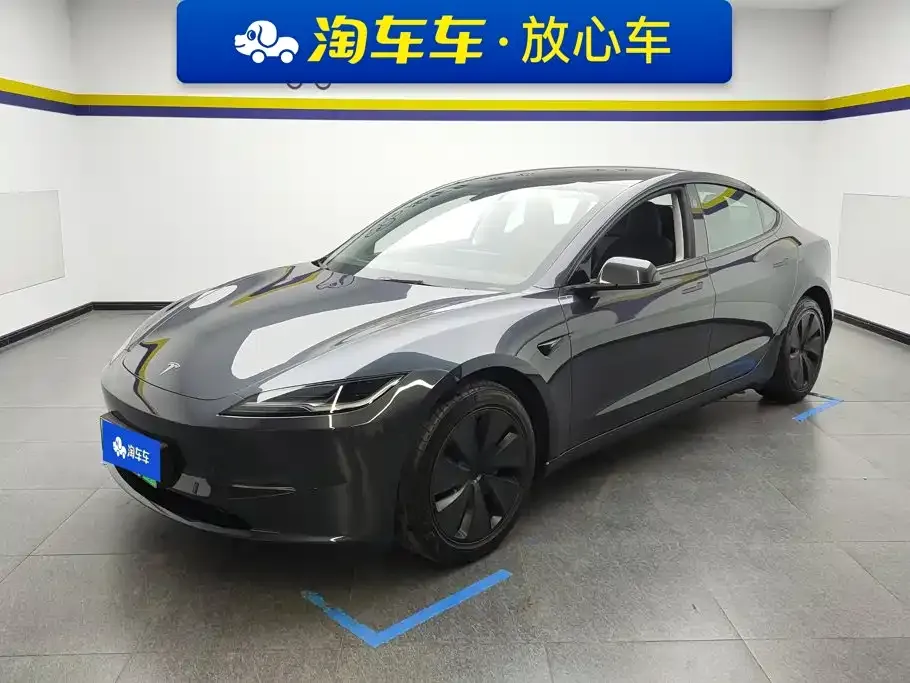 Tesla Model 3 — фото 1