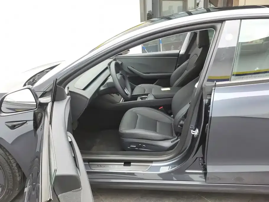 Tesla Model 3 — фото 10