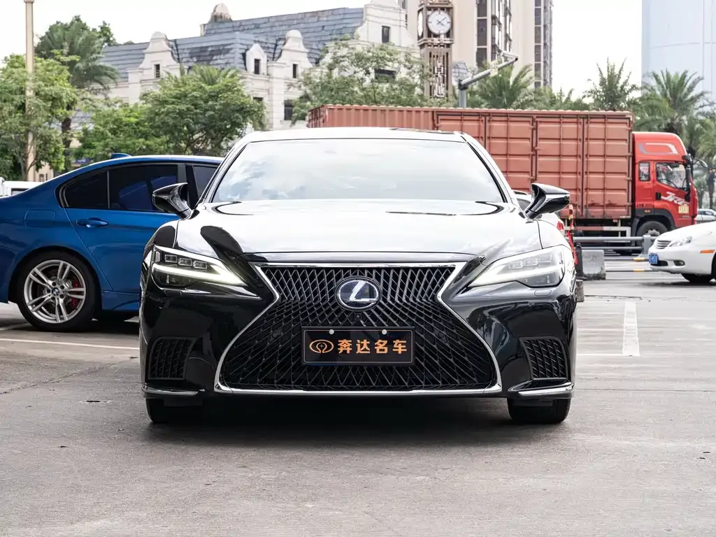 Lexus LS — фото 9