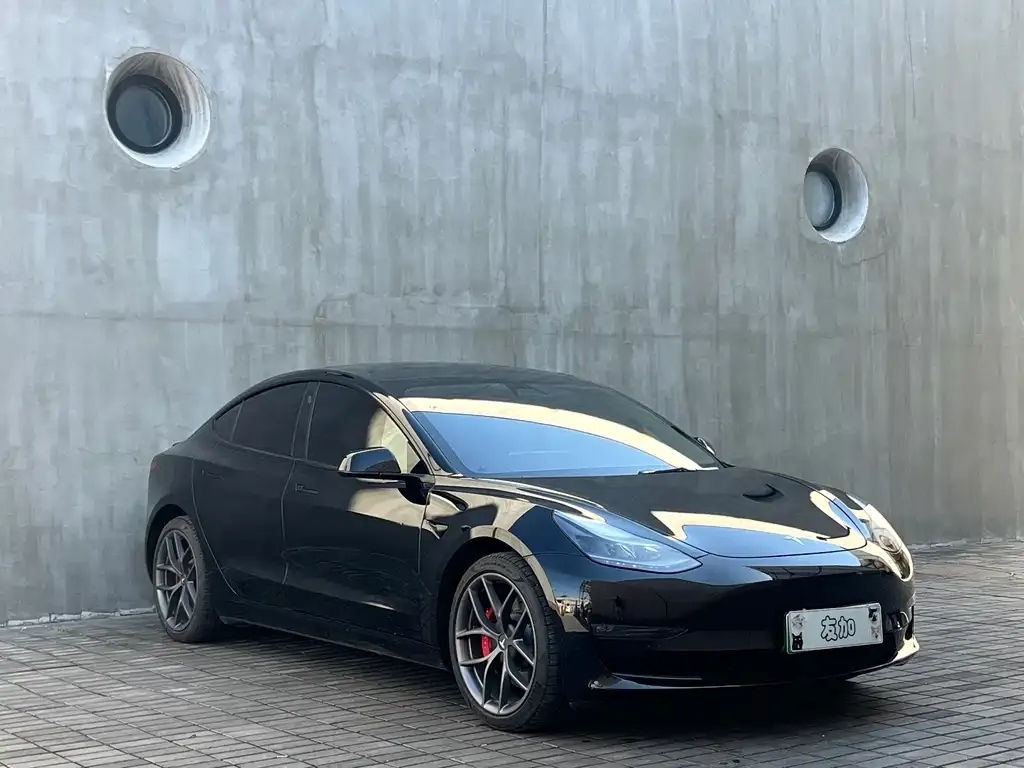 Tesla Model 3 — фото 6