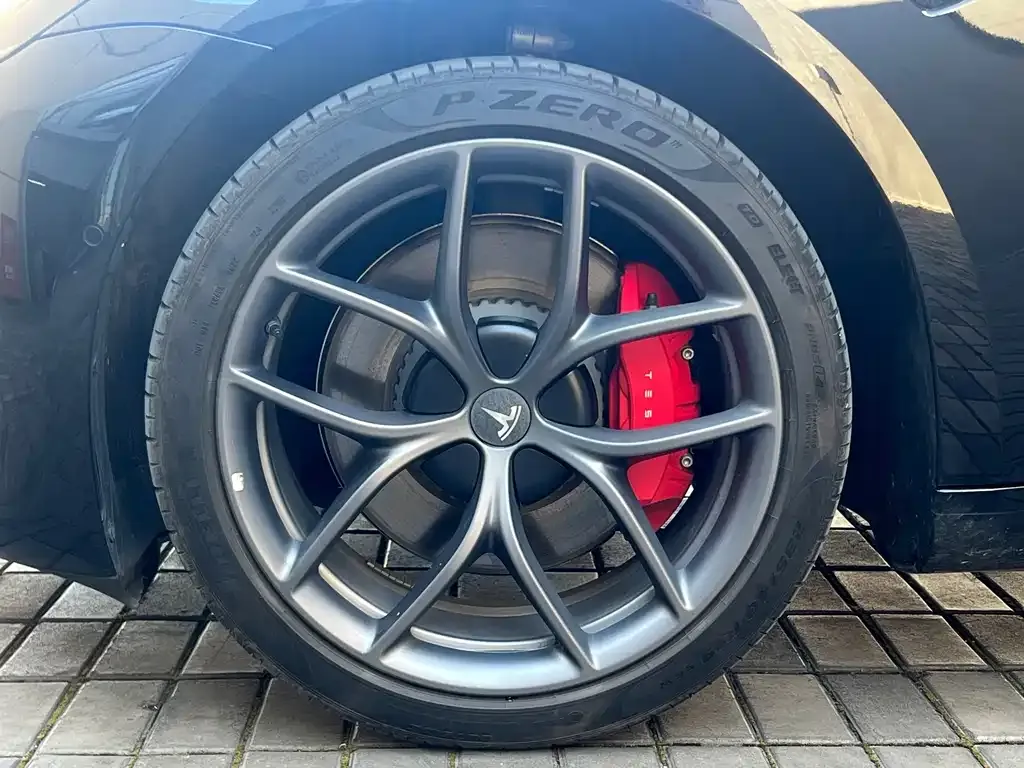 Tesla Model 3 — фото 5